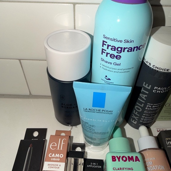 ALL NEW Beauty Bundle - Makeup, Haircare, Accessories, etc. $180 VALUE - Picture 5 of 5